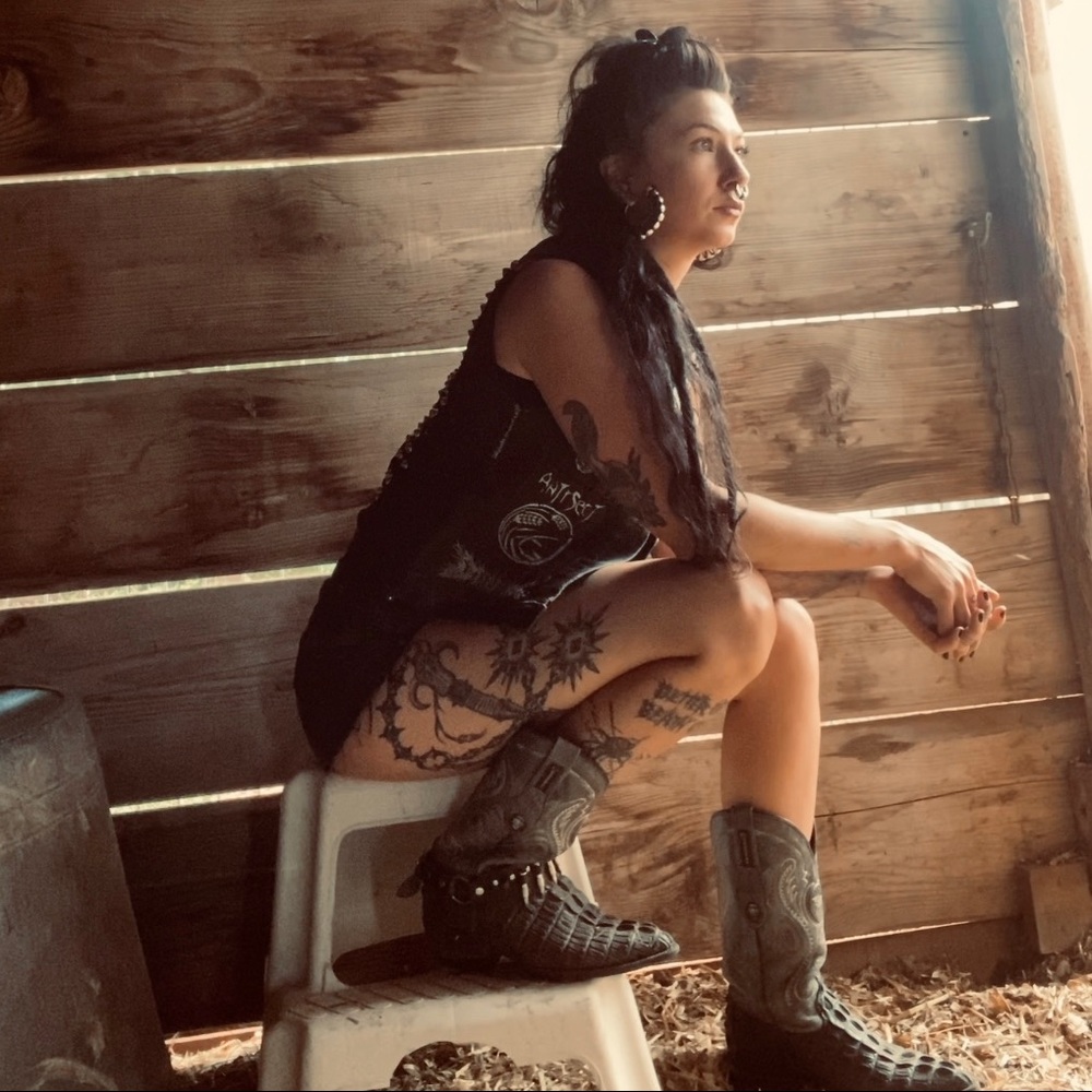 Meet your Posher, Julia